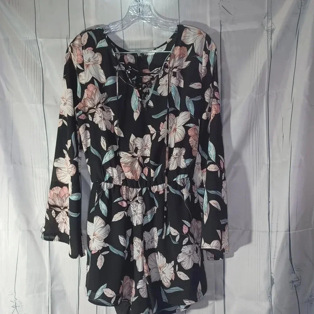 Decree bell sleeve boho floral tie front romper